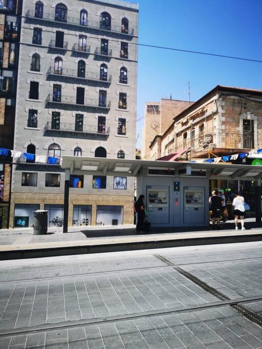 Stunning Apartment Located In The Heart Of The City Center, Close To A Synagogue, Train Station, Mahane Yehuda Market, Etc. Jerusalem Eksteriør bilde